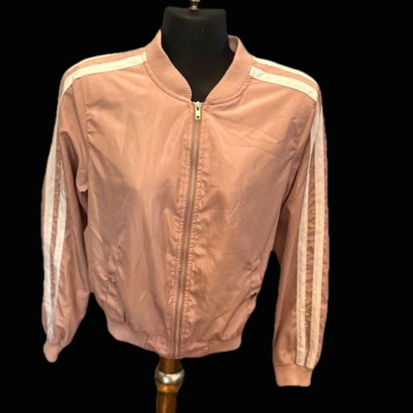 Medium New Look pink en point satin full zip varsity  jacket coat - Picture 3 of 13